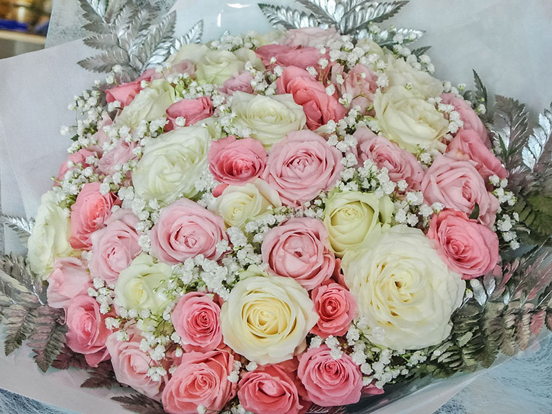 hand-bouquet-bali-pink-roses