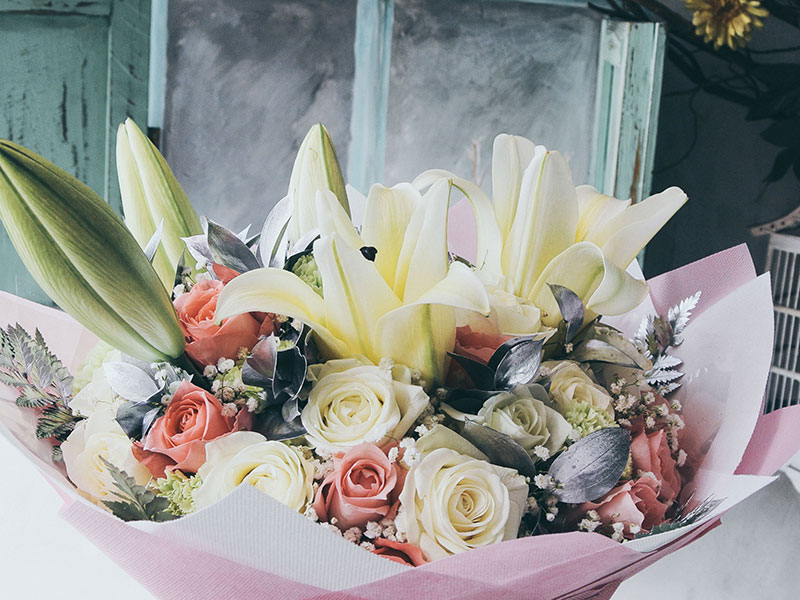 roses-mix-lily-bouquet